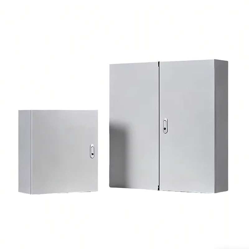 Scatola di distribuzione elettrica in metallo montata a parete